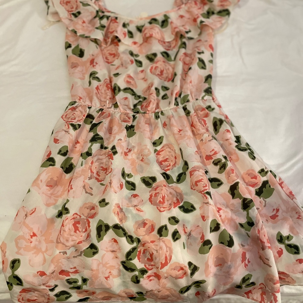 Forever 21 boutique floral dress